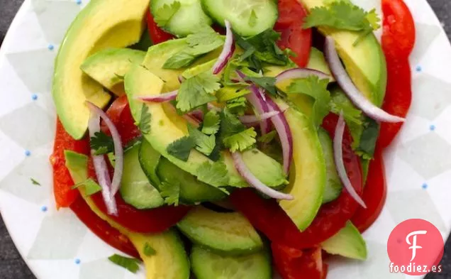 ENSALADA DE AGUACATE Y TOMATE