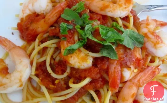 Espaguetis con Camarones Fra Diavolo