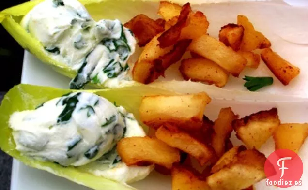 Escarola con Queso Crema con Hierbas y Manzanas Caramelizadas