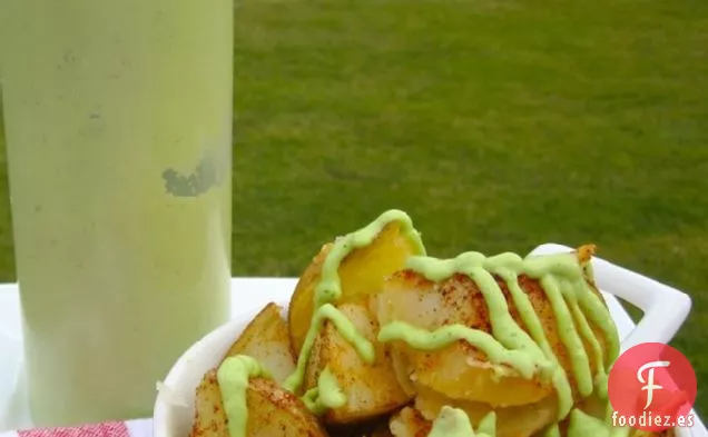 Papas con Salsa de Aguacate