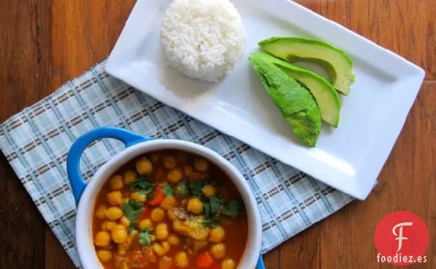 Garbanzos con Paticas de Cerdo (Estofado de Garbanzos con Patas de Cerdo)
