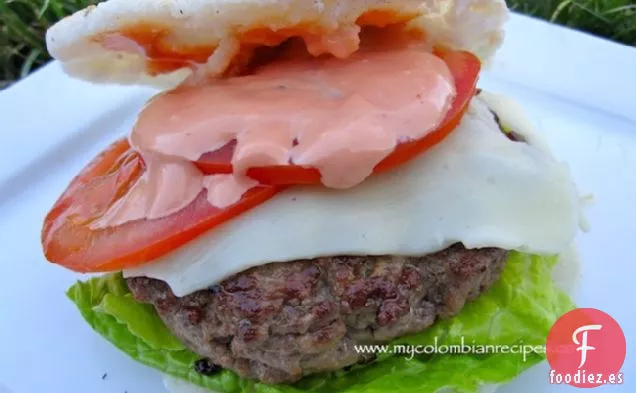 Hamburguesa de Arepa (Hamburguesa de Arepa)