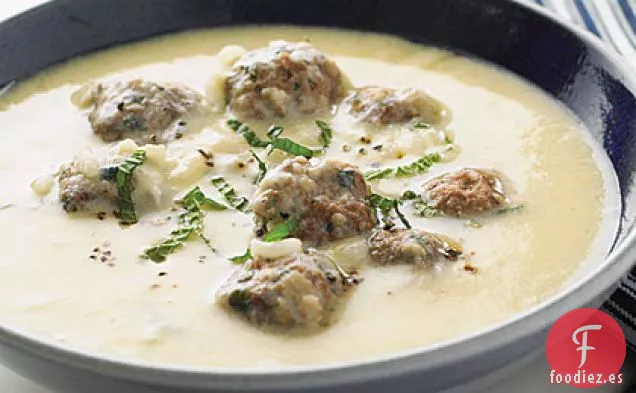 Sopa Cremosa de Limón con Albóndigas de Menta de Cordero