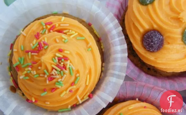 Cupcakes Veganos con Crema de Mantequilla de Imitación y una Competición