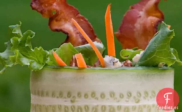 Ensalada Envuelta De Pepino Con Tocino Y Queso Azul