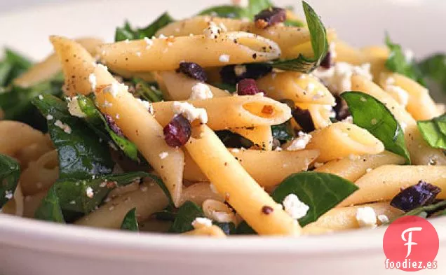 Penne con Espinacas, Queso Feta y Aceitunas