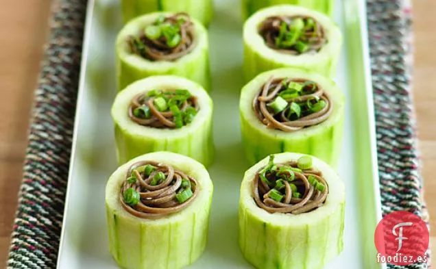 Soba Refrigerada En Tazas De Pepino