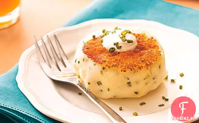Pasteles de Patata de Cebollino y Crema Agria