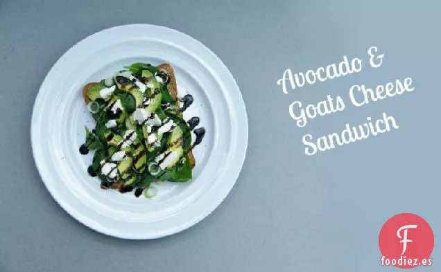 Sándwiches Cremosos de Aguacate y Queso de Cabra