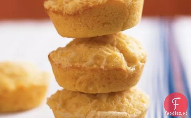 Muffins de Pan de Maíz y Queso Parmesano