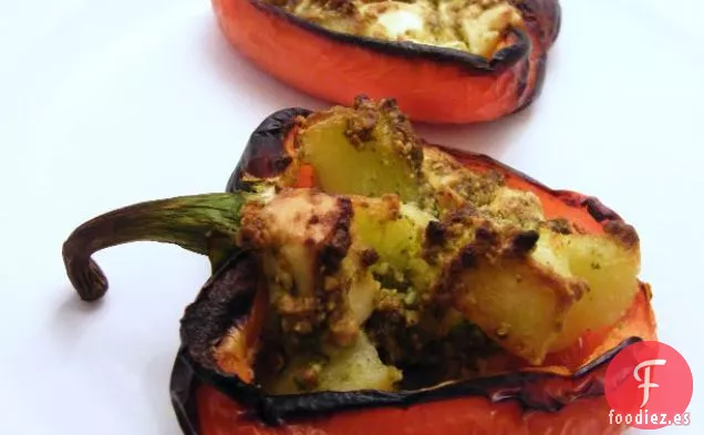 Pimientos Rellenos con Papas Nuevas, Queso Feta y Pesto