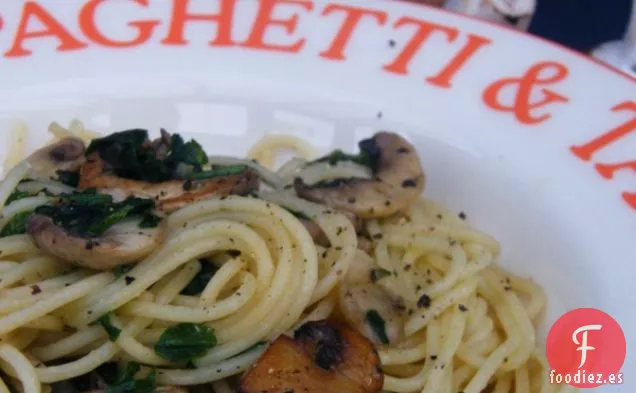 Espaguetis con Champiñones y Alcachofas