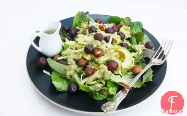 Dieta 5:2-Ensalada de Aguacate, Manzana y Avellana = 227 calorías