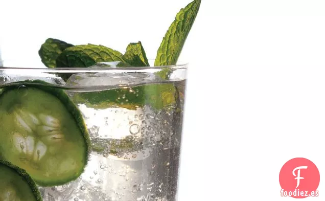 Refresco De Pepino, Menta Y Albahaca