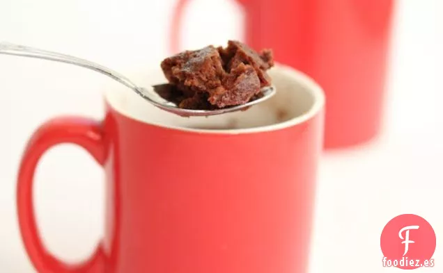 Pastel de taza de brownie de un minuto