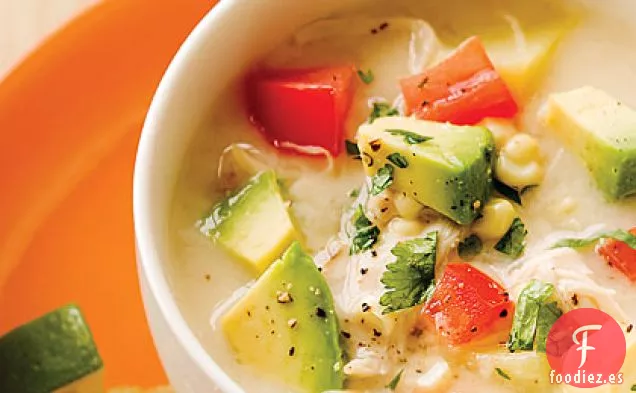 Sopa de Verano de Pollo y Maíz
