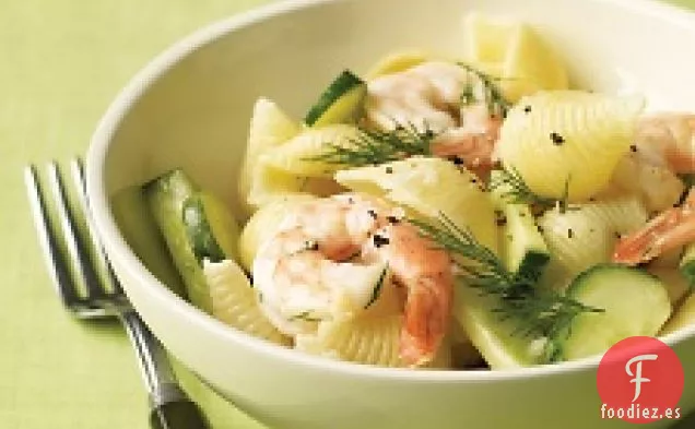 Ensalada De Pasta De Camarones Con Pepino Y Eneldo