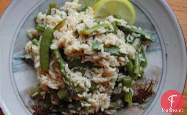 Ensalada De Arroz De Primavera Con Aderezo De Limón y eneldo