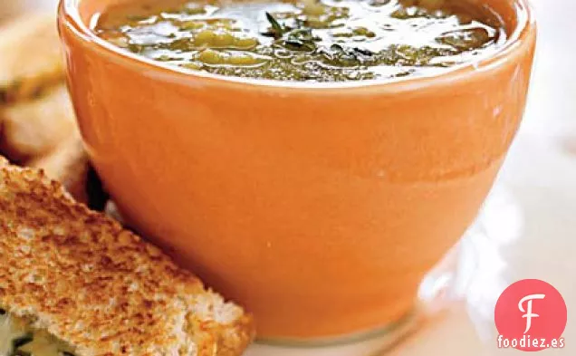 Sopa de Guisantes Divididos con Coctelera