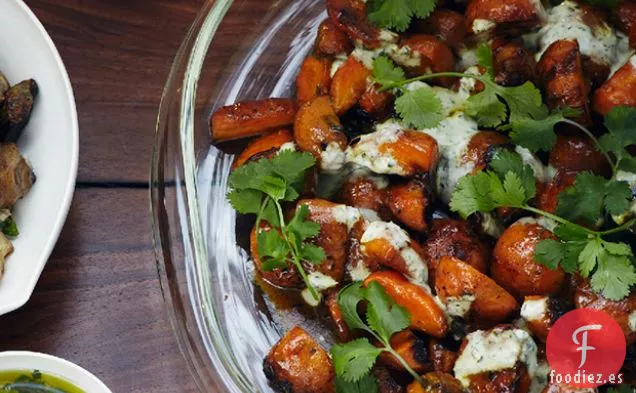 Zanahorias Asadas con Yogur de Comino