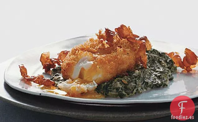 Huevos Escalfados Fritos con Crema de Espinacas y Jamón Serrano