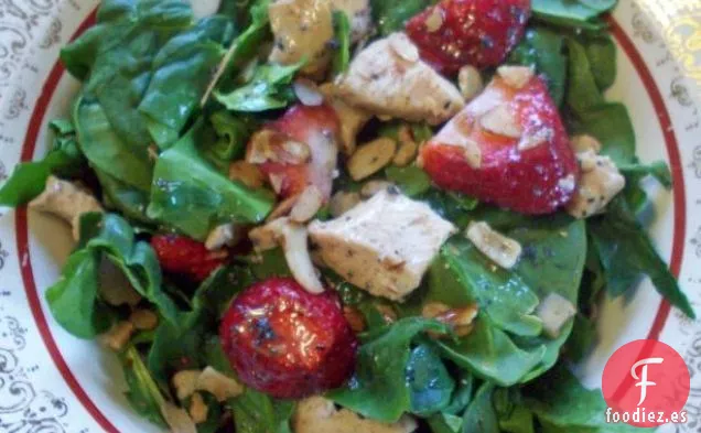 Ensalada de Espinacas de Fresa y Pollo