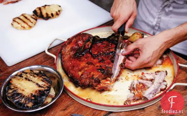 Panceta de Cerdo Glaseada de Agave con Piña a la Parrilla