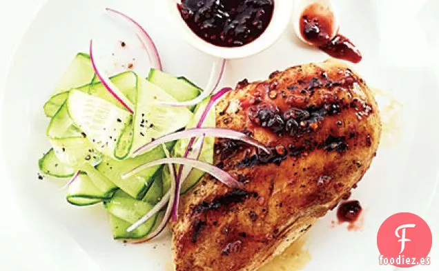 Pechugas de Pollo con Chipotle y Frambuesa con Ensalada de Pepino