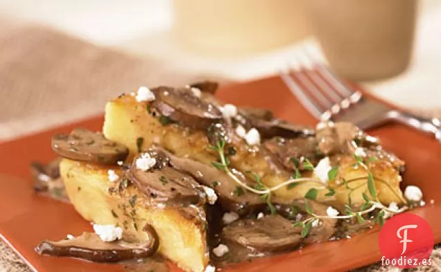 Triángulos de Polenta con Queso de Cabra y Setas Silvestres