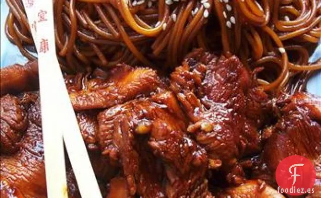 Pollo Funky Con Fideos De Sésamo