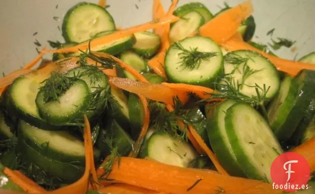 Ensalada de Pepino, Zanahoria y Eneldo