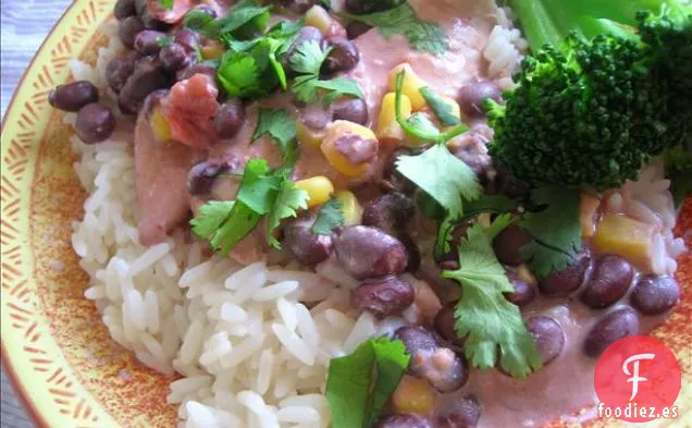 Pollo A la Crock-Pot Con Frijoles Negros Y Queso Crema...yum!