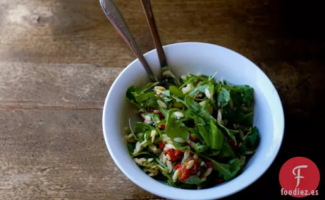 Ensalada Risoni con Rúcula y Tomates Cherry Asados