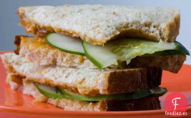 Sandwich Pb &j de Pepino Salado Rosa