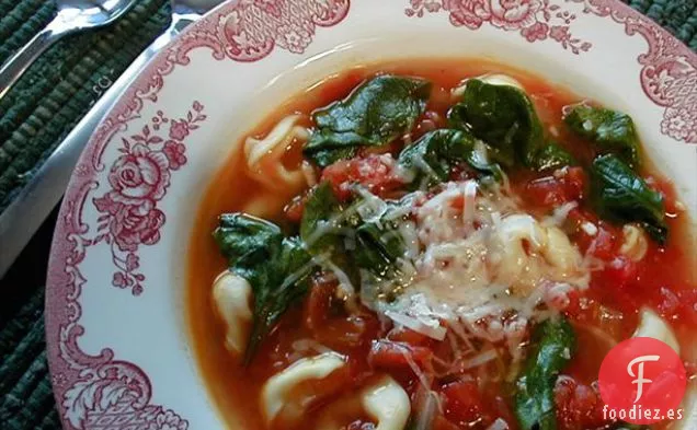 Sopa de Espinacas con Tomate y Tortellini