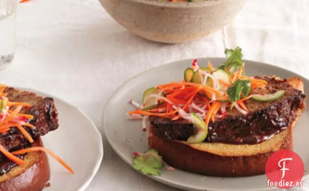 Sándwiches de Pastel de Carne Glaseado con Hoisin