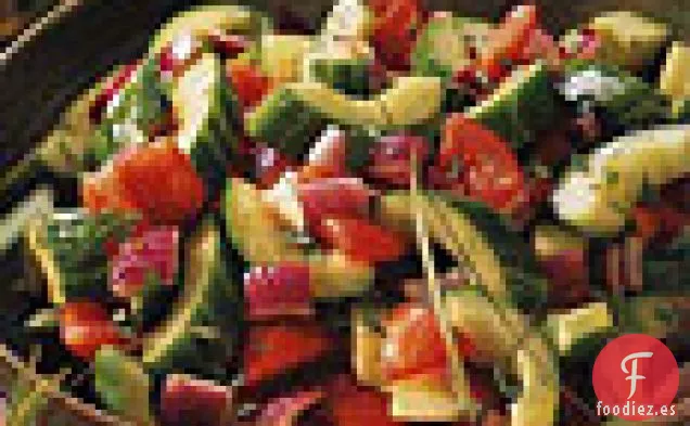 Ensalada de Tomate, Pepino y Cebolla Roja con Menta