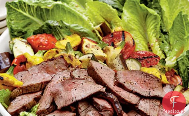 Ensalada de Bistec y Pisto a la Parrilla con Vinagreta de Albahaca y Ajo