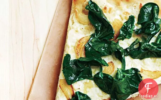 Pizza Blanca de Tres Quesos con Espinacas