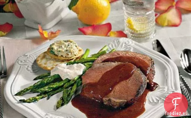 Espárragos Al Vapor Con Salsa De Tomate Y Albahaca