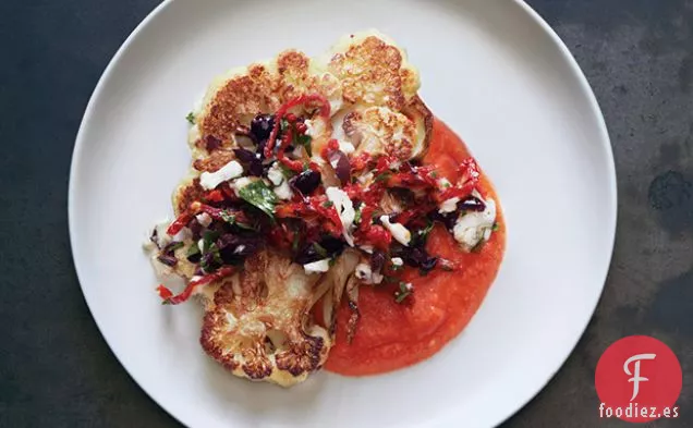 Filetes de Coliflor con Salsa de Oliva y Tomate