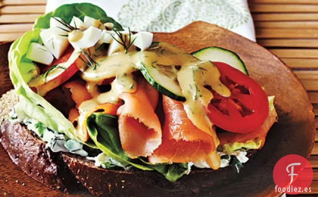 Sándwich de Salmón Ahumado Abierto