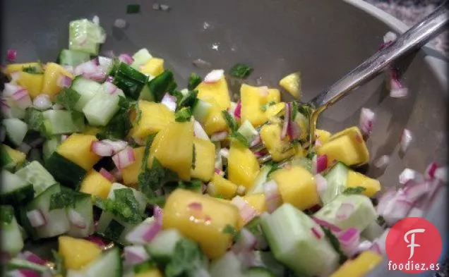 Filete De Falda Ahumada A La Parrilla Con Ensalada De Pepino Y Mango