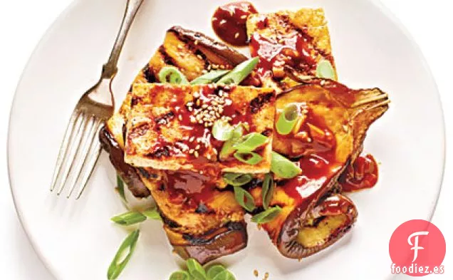 Filetes de Berenjena y Tofu a la Parrilla con Glaseado Pegajoso de Hoisin