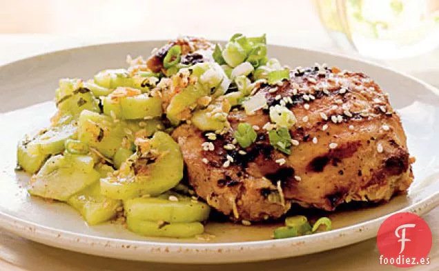 Pollo de Seúl con Pepinos Acuñados