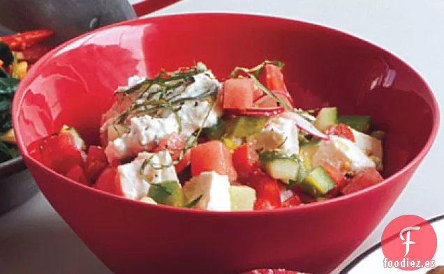 Ensalada De Verduras Picadas Con Sandía Y Queso Feta