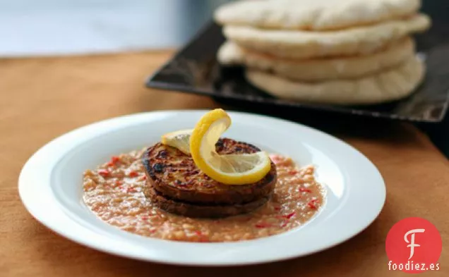 Berenjena A La Parrilla Al Estilo Indonesio Con Salsa De Maní Picante