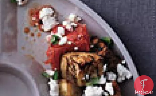 Berenjena Asada a Hierbas con Tomates y Queso Feta