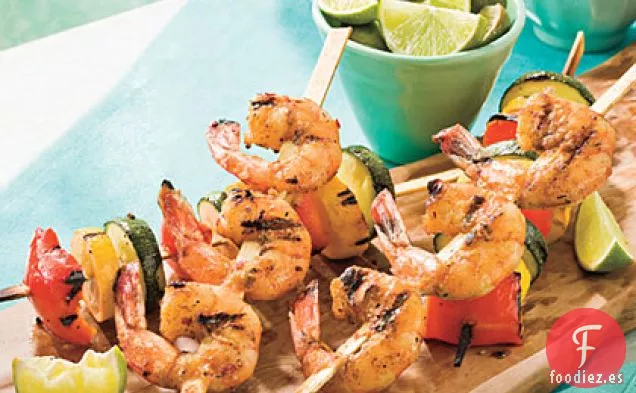 Brochetas de Verduras y Camarones Glaseados Picantes