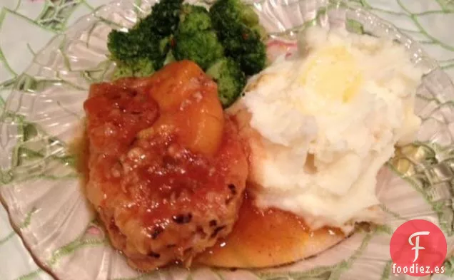 Chuletas de Cerdo en Olla de Barro Color Melocotón